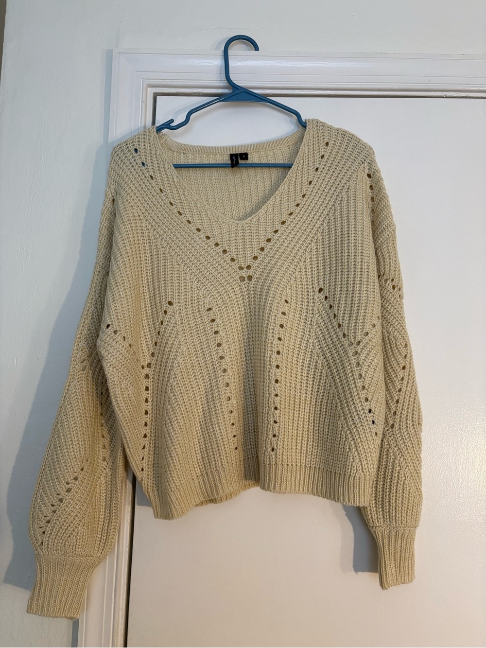 moon & madison Cream V-Neck Open Stitch Chunky Knit Sweater